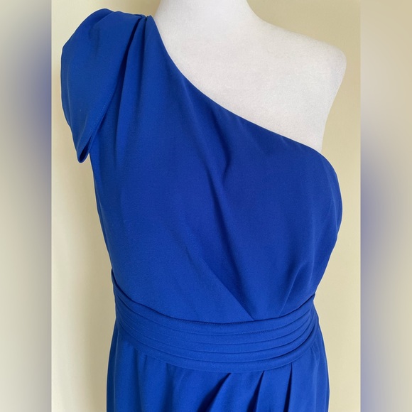 MINUET by MODCLOTH ONE SHOULDER BOW, PLEATED WAIST, SIDE ZIP, SZ L, ROYAL BLUE - Picture 8 of 17